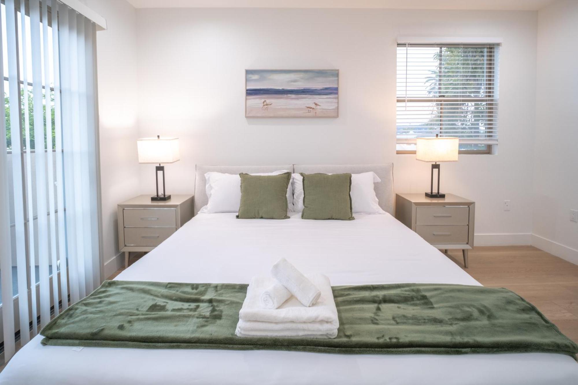 Stylish Private Room By Downtown La — Photos 2